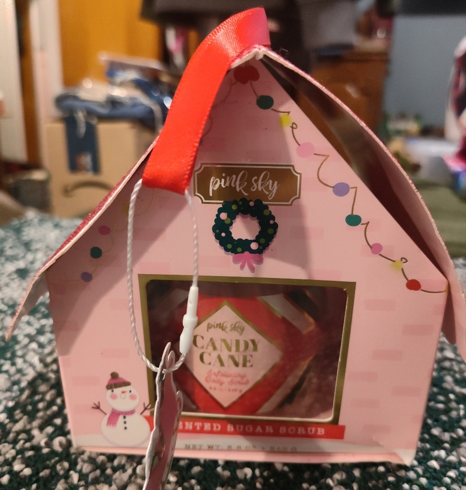 NWT!! PINK SKY CANDY CANE SUGAR SCRUB 8.8oz